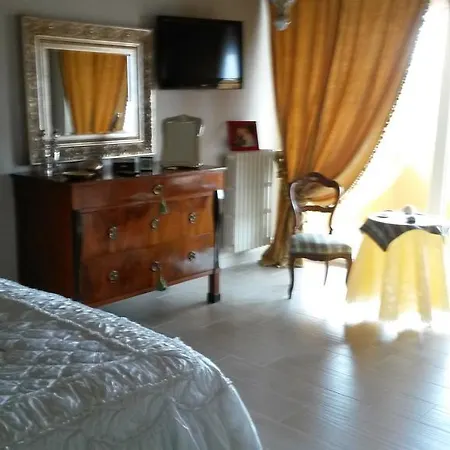 Lucrezia 3* רג'לו